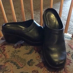 Dansko women’s size 40 (9.5/10)